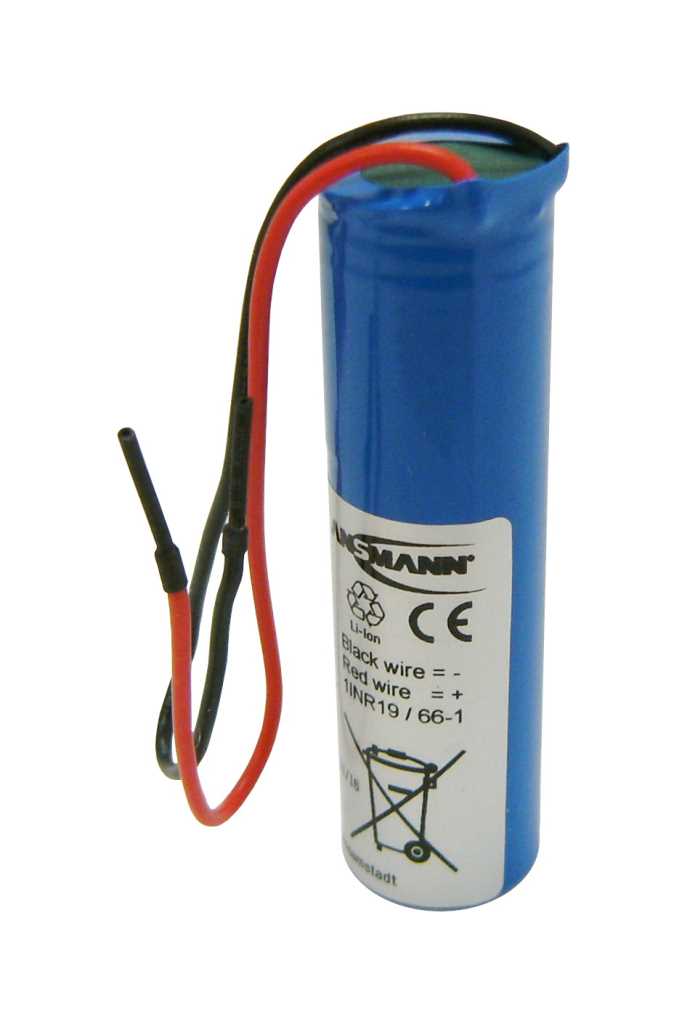 Blauer zylindrischer Akkupack mit rotem und schwarzem Kabel sowie Etikett mit Symbolen und Aufschrift