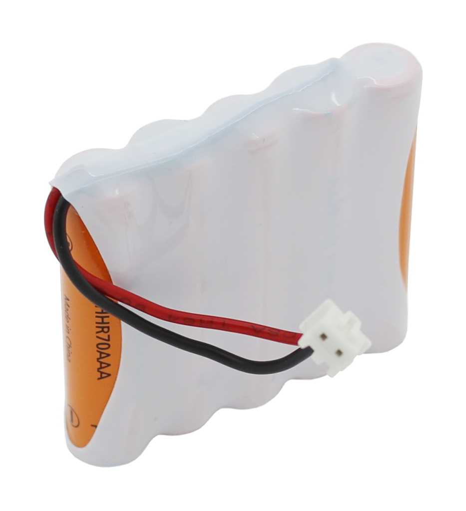 Weiß umschrumpfter Akkupack mit rot-schwarzem Kabel und kleinem weißen Steckverbinder, seitlich orange Zelle sichtbar